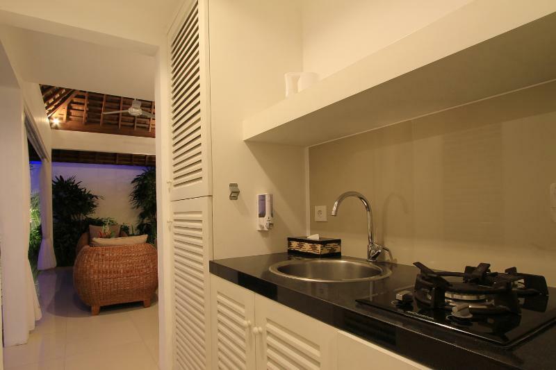 Отель Collection O 20 Astana Kunti Seminyak Экстерьер фото